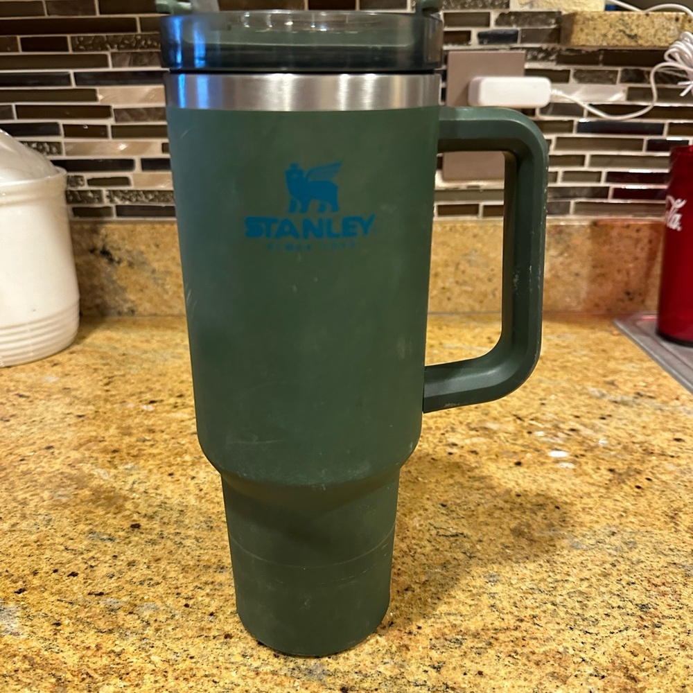 Stanley Green Insulated Mug with Handle and Lid - 40 oz